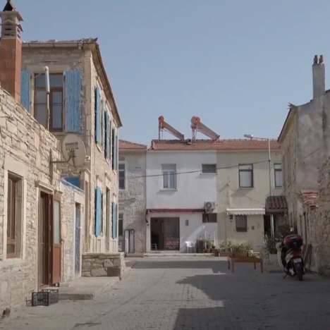 Yeni Foça’da Denize Girilecek En Güzel Yerler